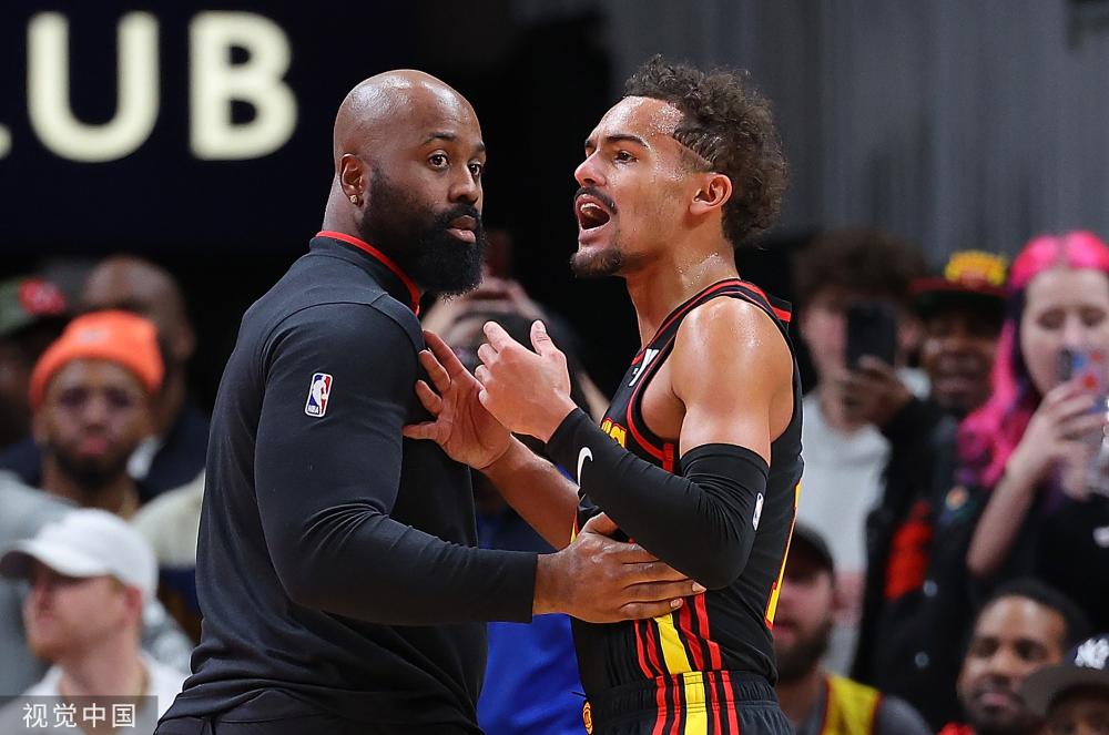 的步伐迈向 的步伐迈向